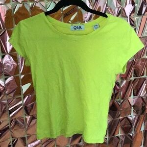 Q and A Light Yellow Medium Top M 100% Cotton made in Jordan